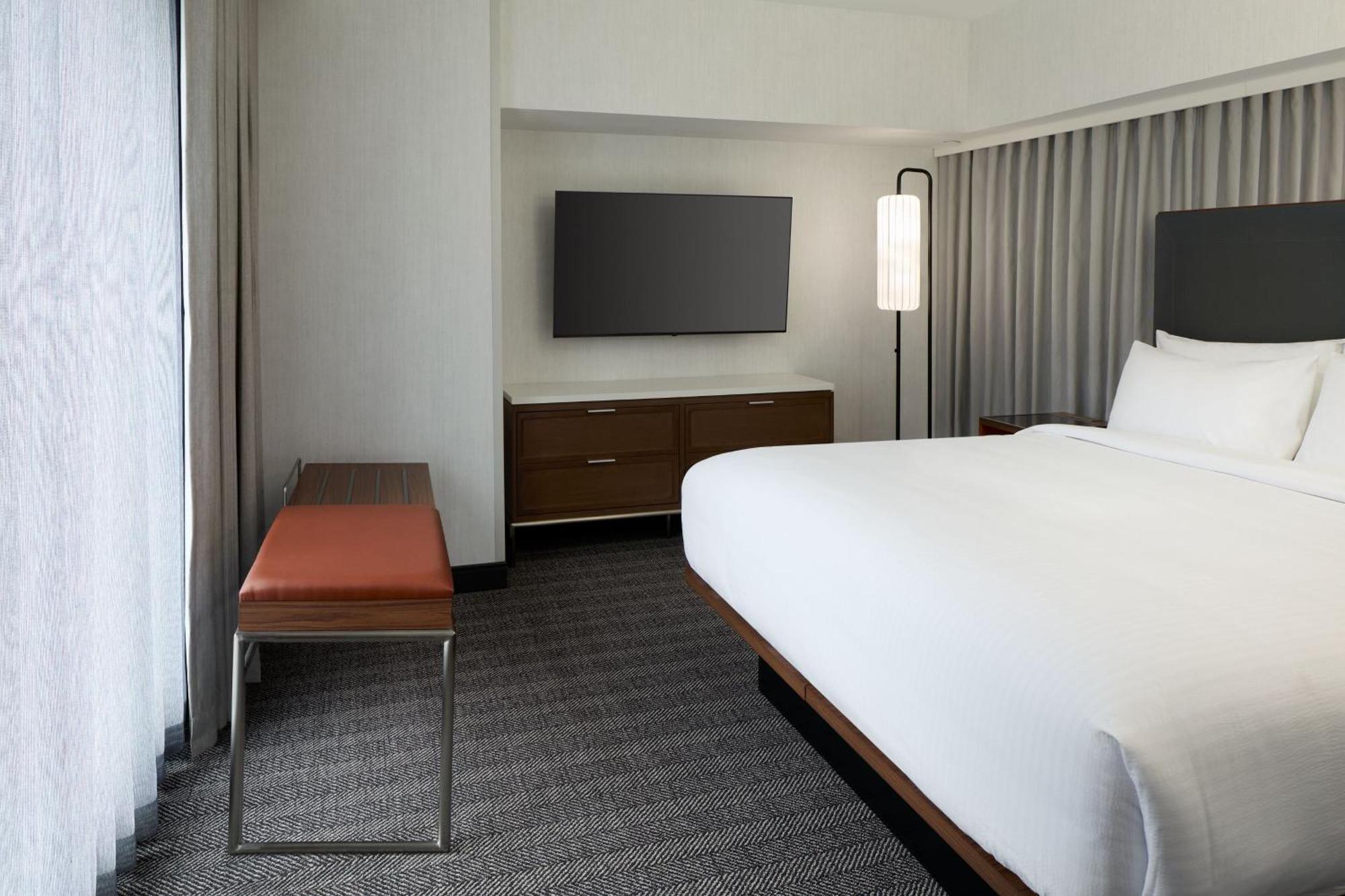 Hotel Courtyard By Marriott Montreal Laval Extérieur photo