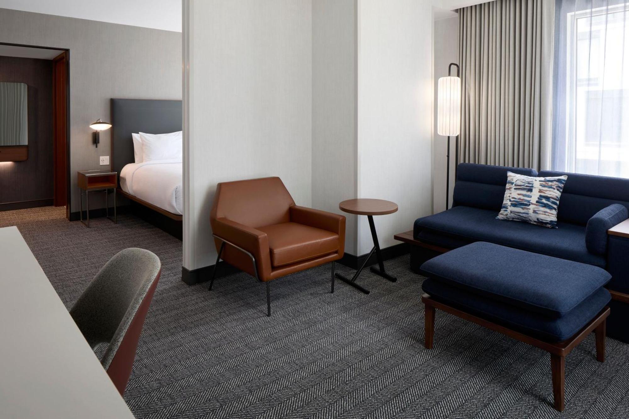 Hotel Courtyard By Marriott Montreal Laval Extérieur photo