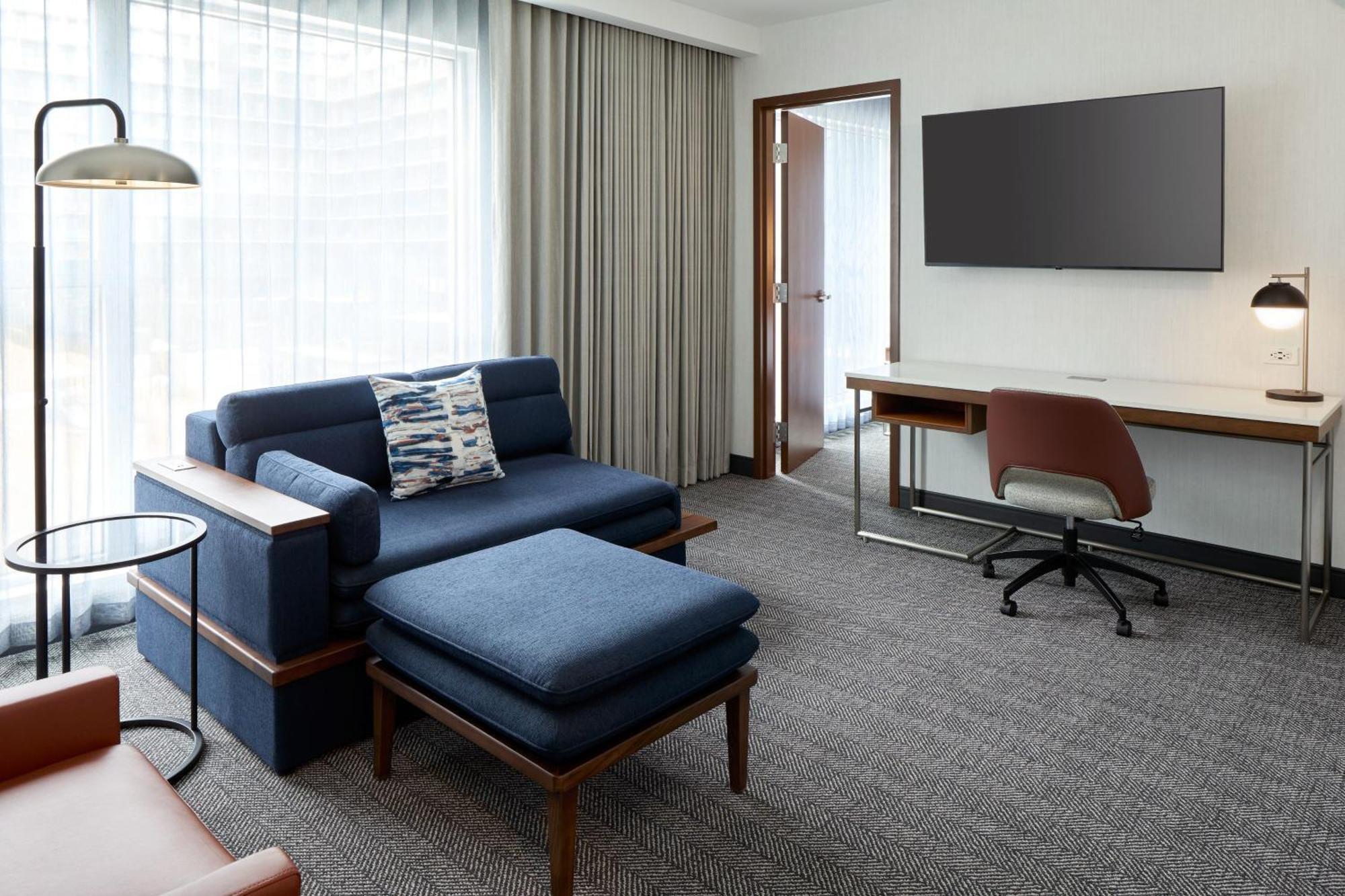 Hotel Courtyard By Marriott Montreal Laval Extérieur photo