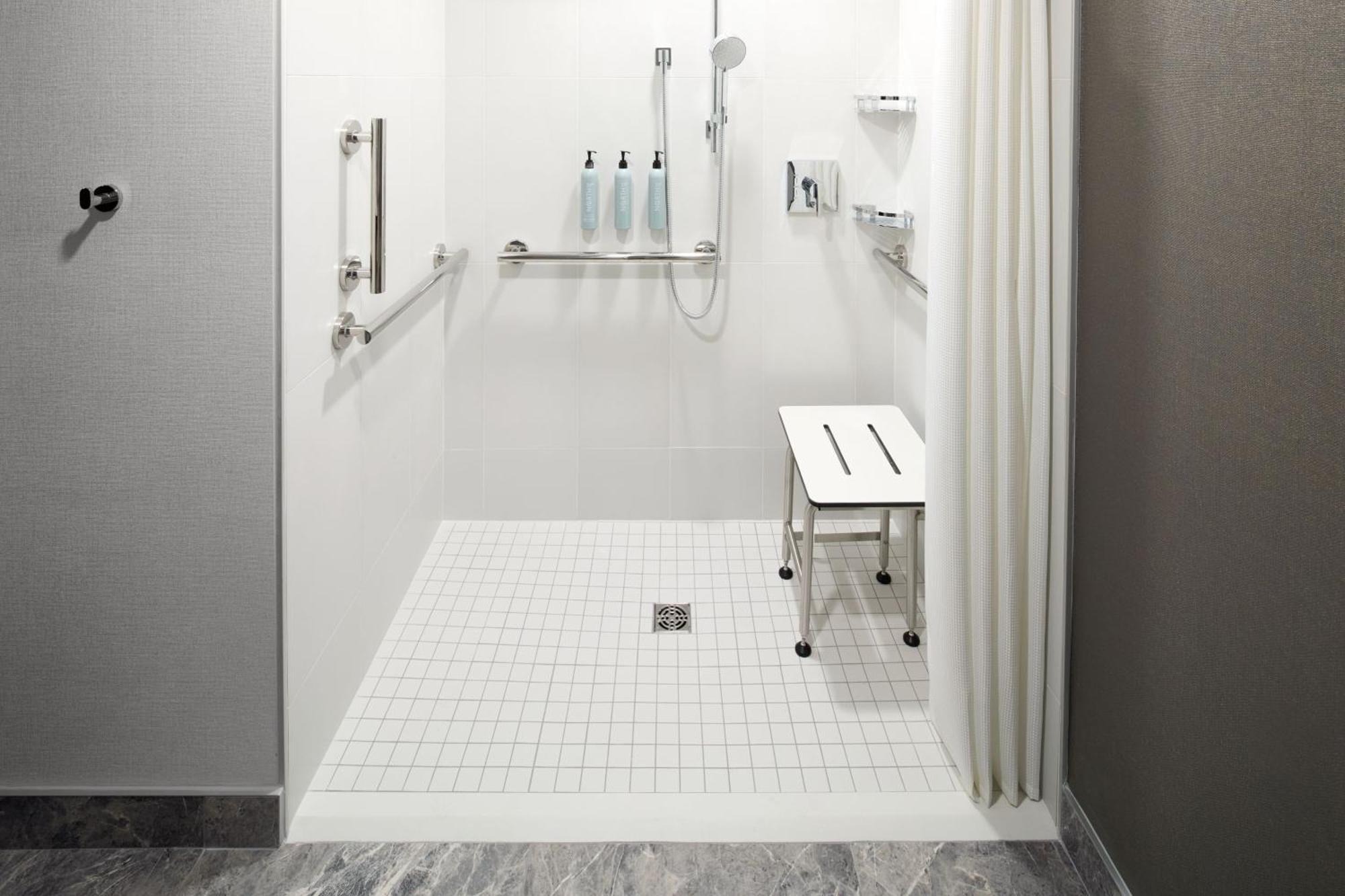 Hotel Courtyard By Marriott Montreal Laval Extérieur photo