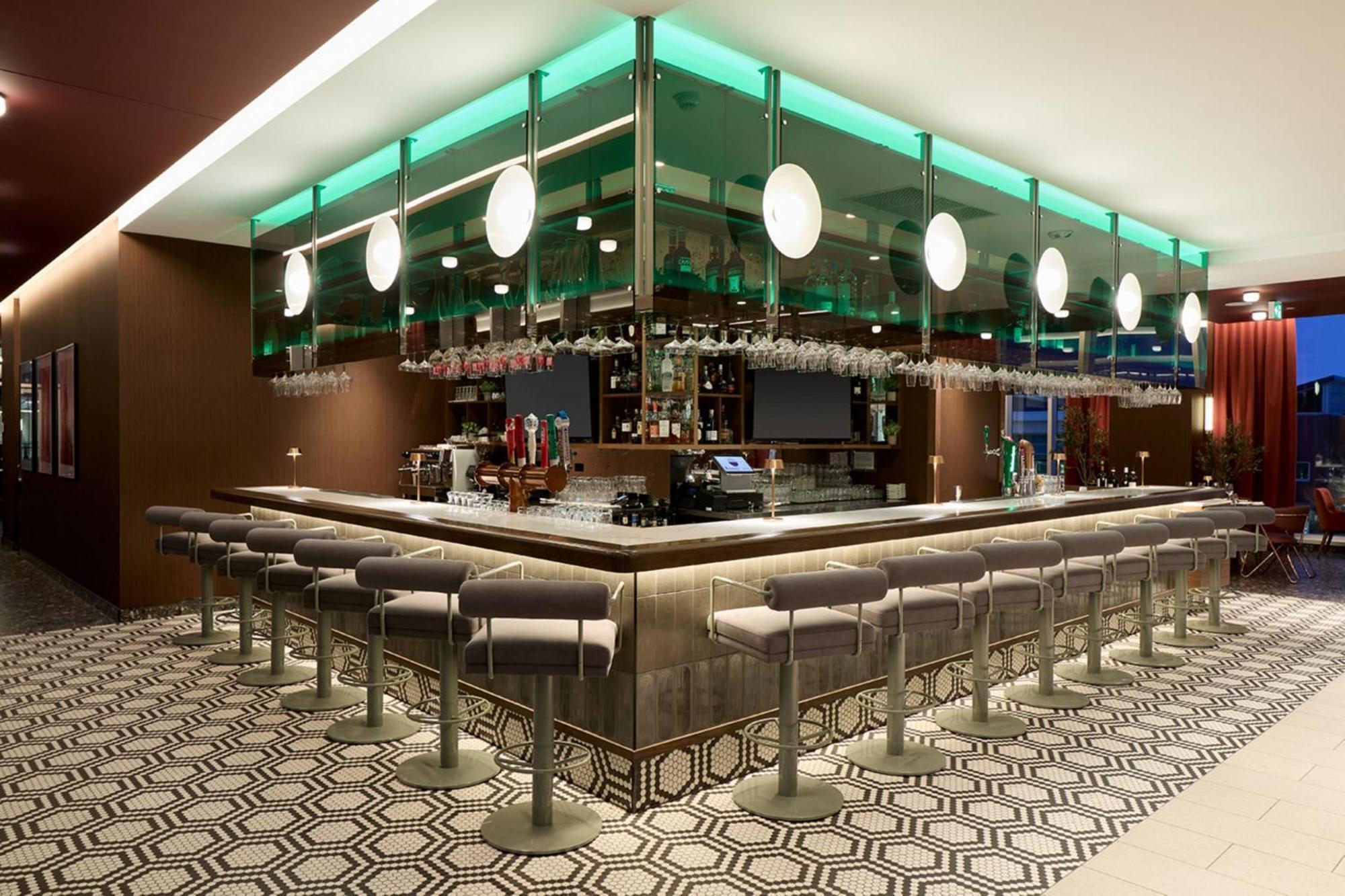 Hotel Courtyard By Marriott Montreal Laval Extérieur photo