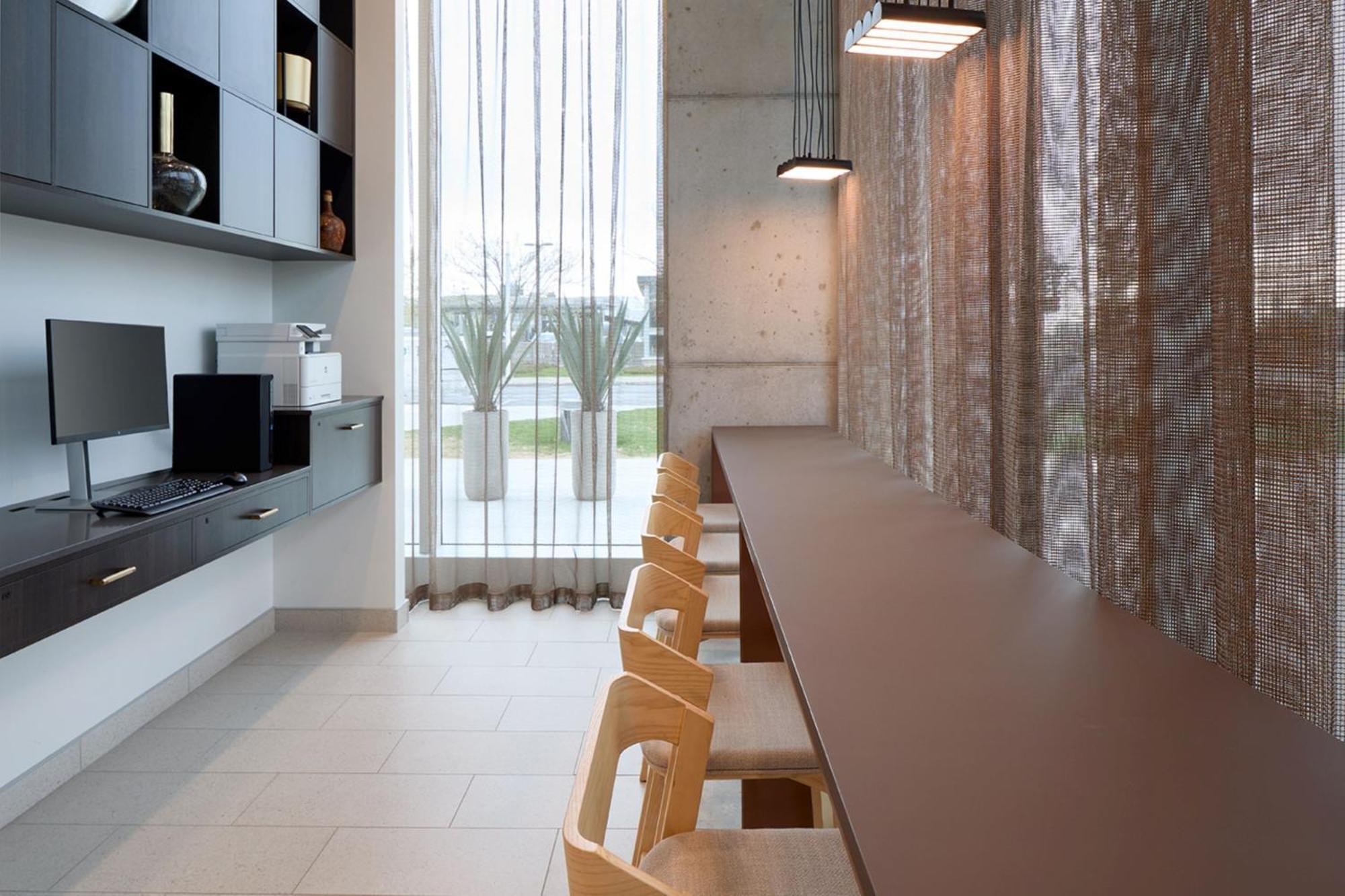 Hotel Courtyard By Marriott Montreal Laval Extérieur photo