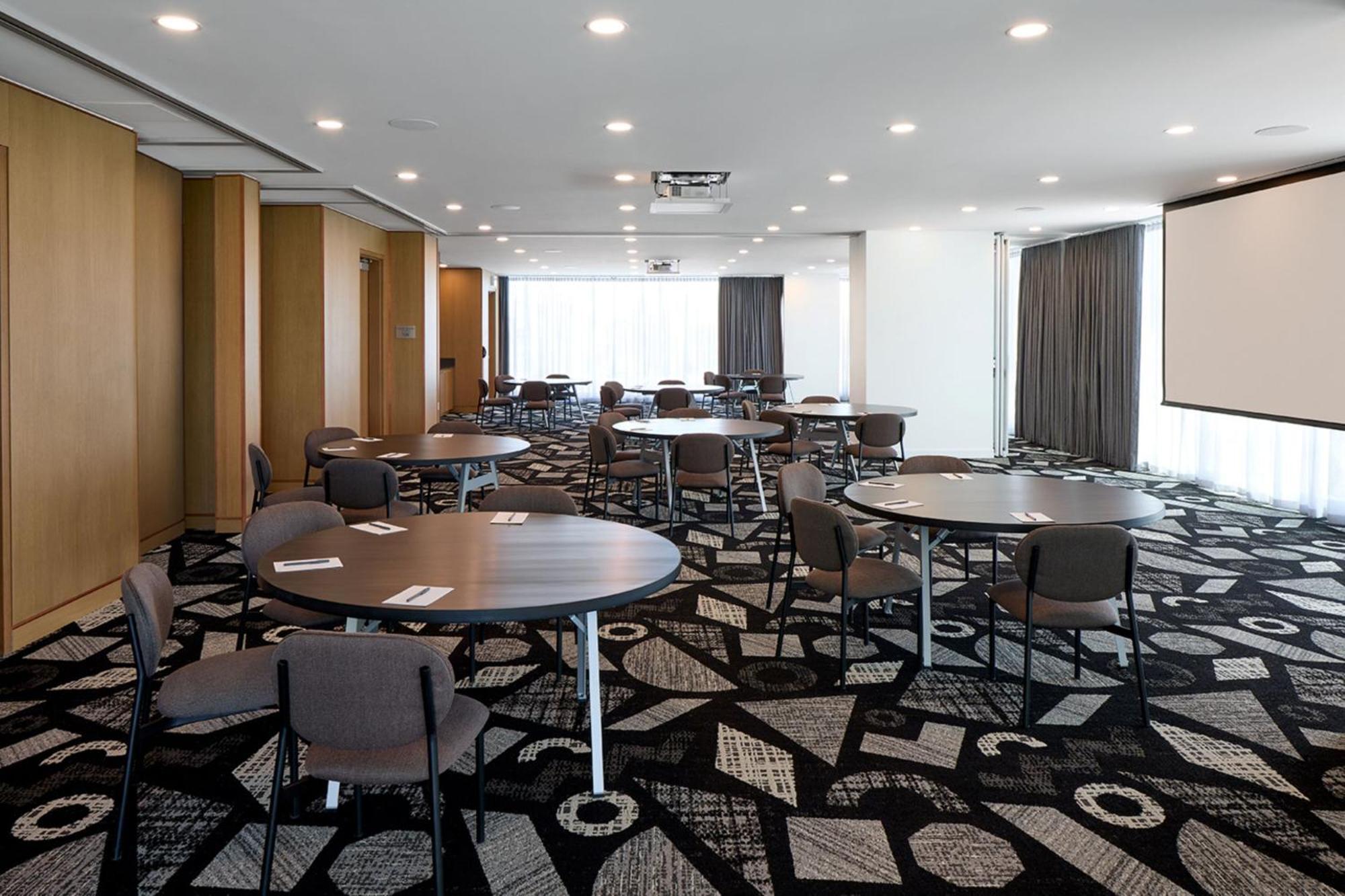 Hotel Courtyard By Marriott Montreal Laval Extérieur photo